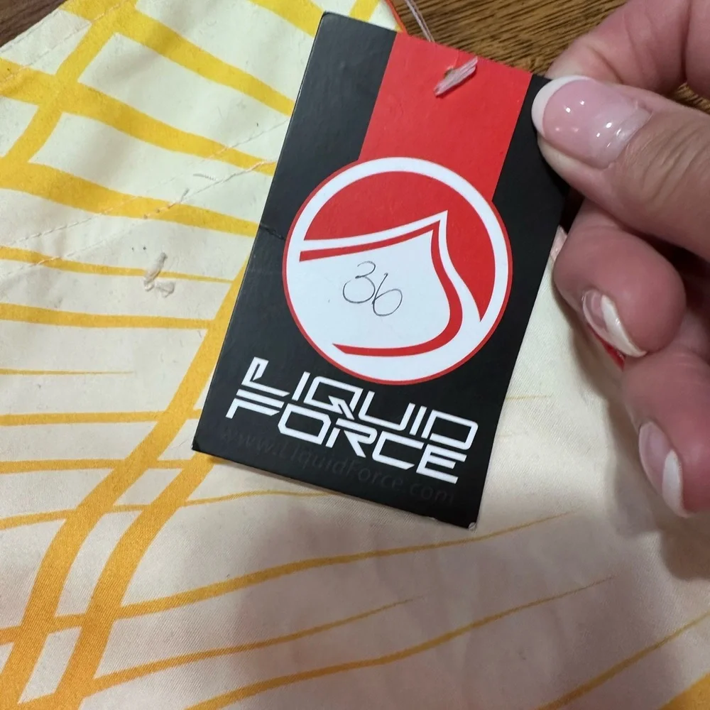 Liquid Force NWT men’s swim trunks‎ sz 36